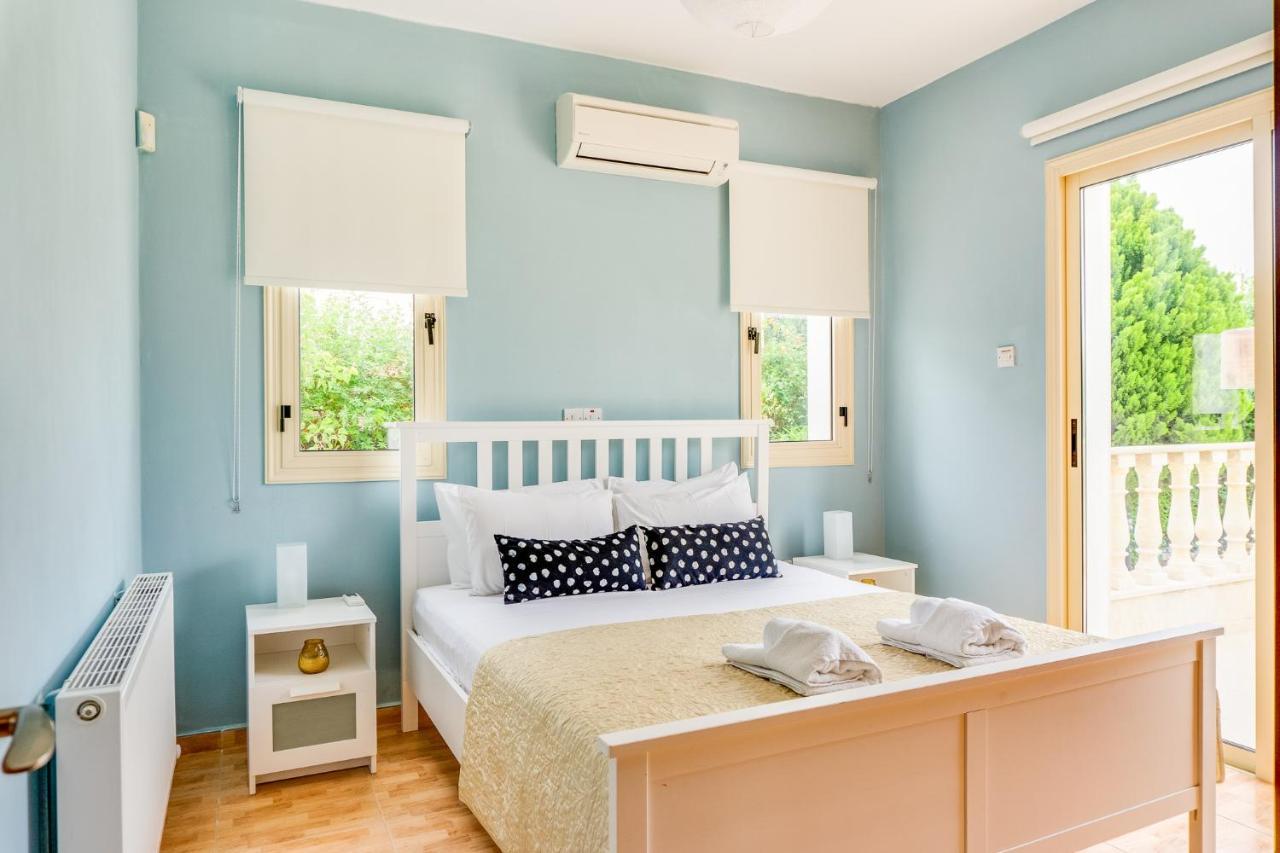 Villa Deja Blue By Ezoria Villas コーラル・ベイ エクステリア 写真